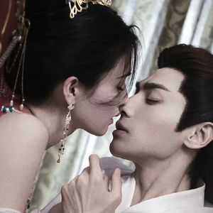 董卿被黑人玩的嗷嗷叫
